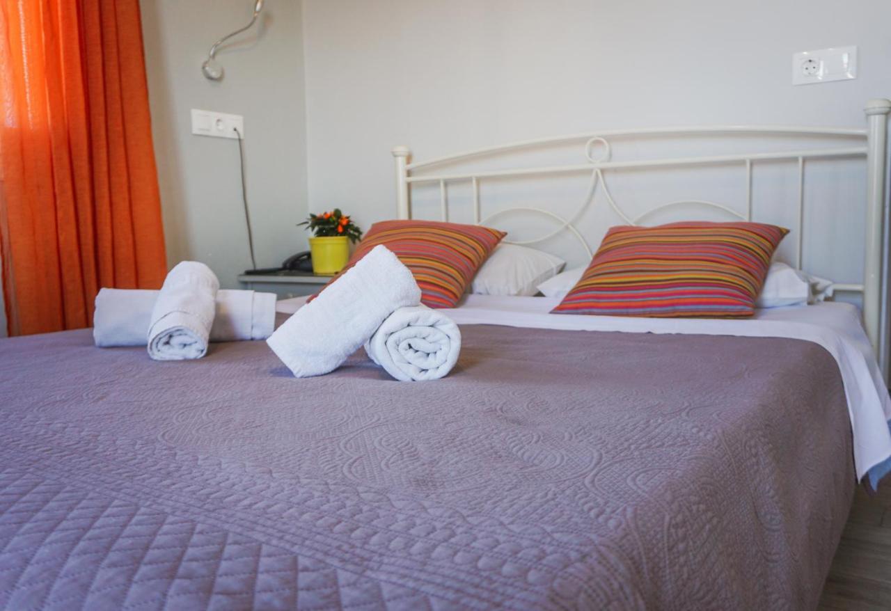 Aphrodite Art Hotel Aegina ภายนอก รูปภาพ